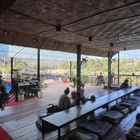 Funny Riverside Backpackers Luang Prabang Exterior foto