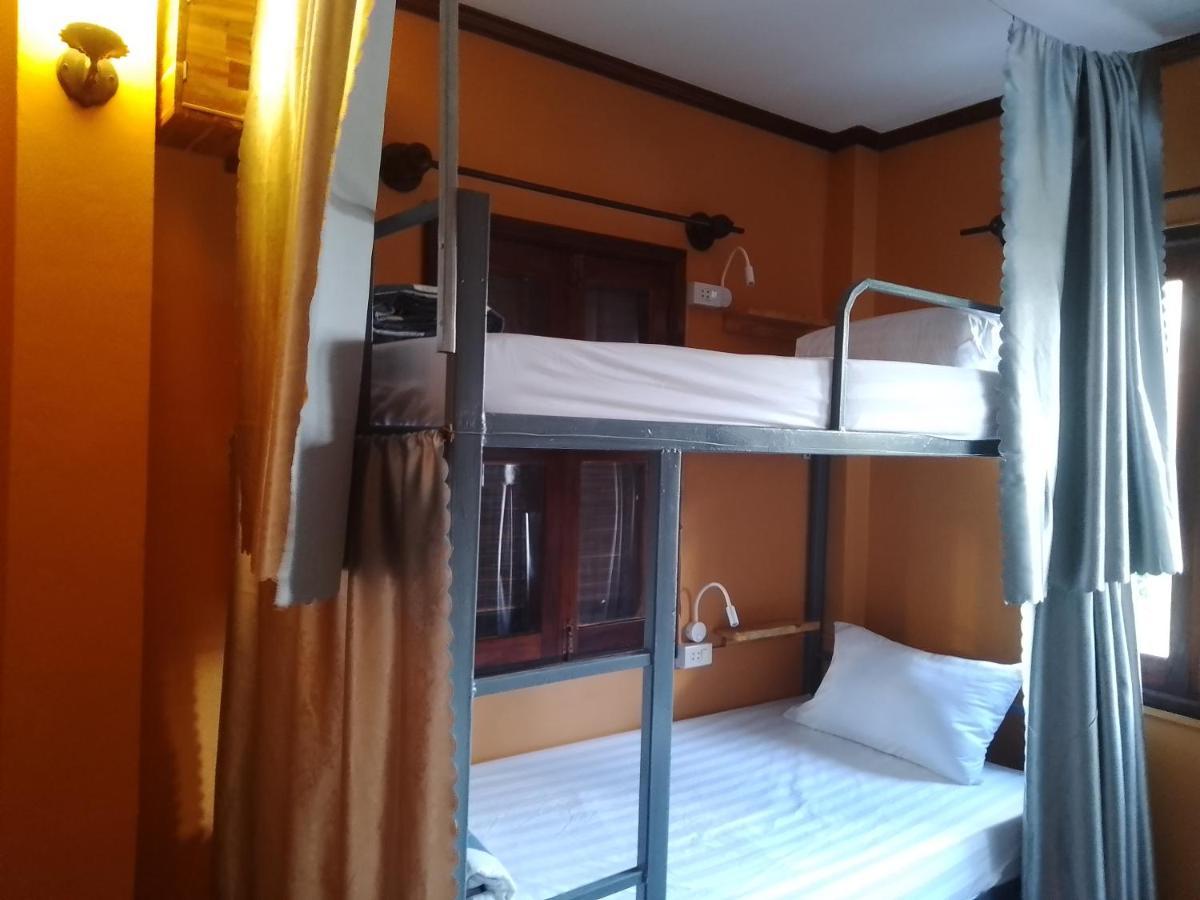 Funny Riverside Backpackers Luang Prabang Exterior foto