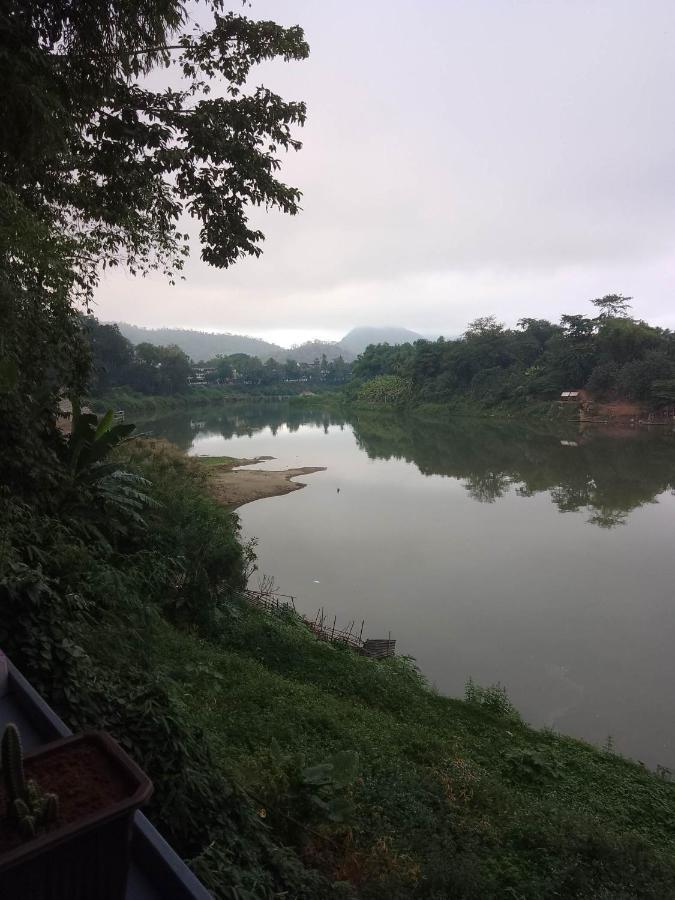 Funny Riverside Backpackers Luang Prabang Exterior foto