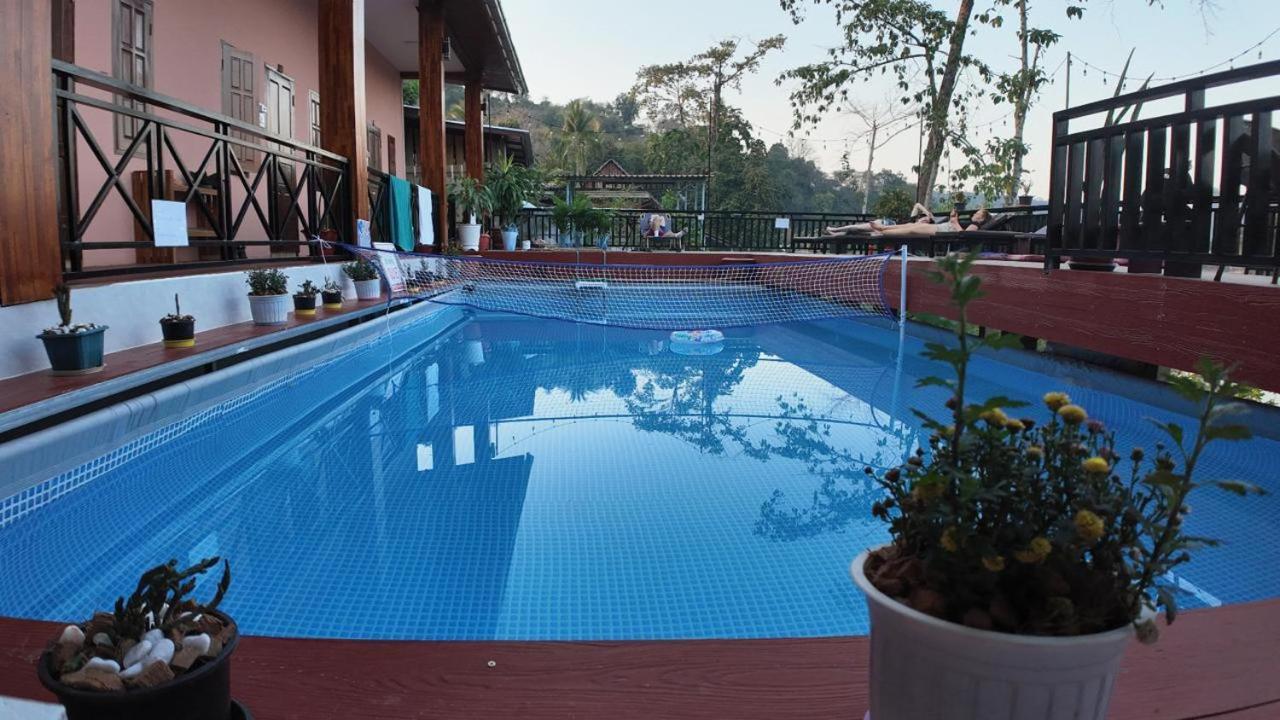 Funny Riverside Backpackers Luang Prabang Exterior foto