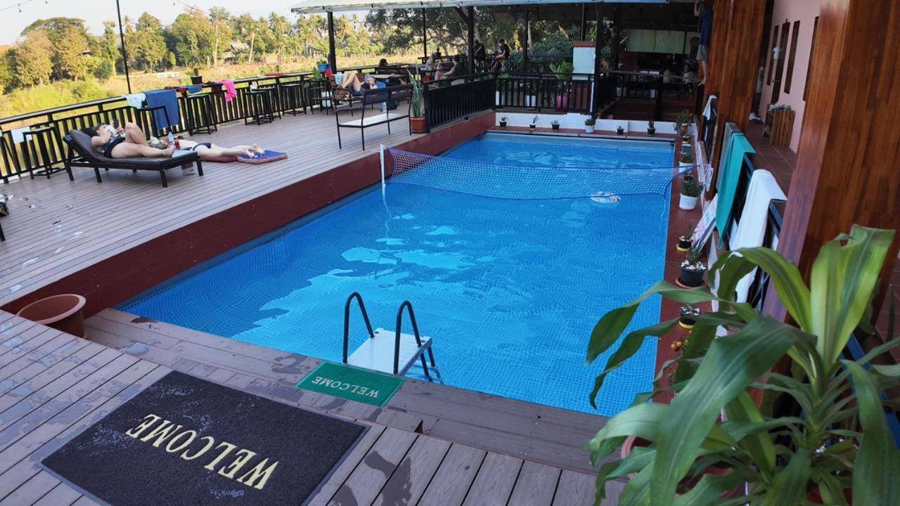 Funny Riverside Backpackers Luang Prabang Exterior foto