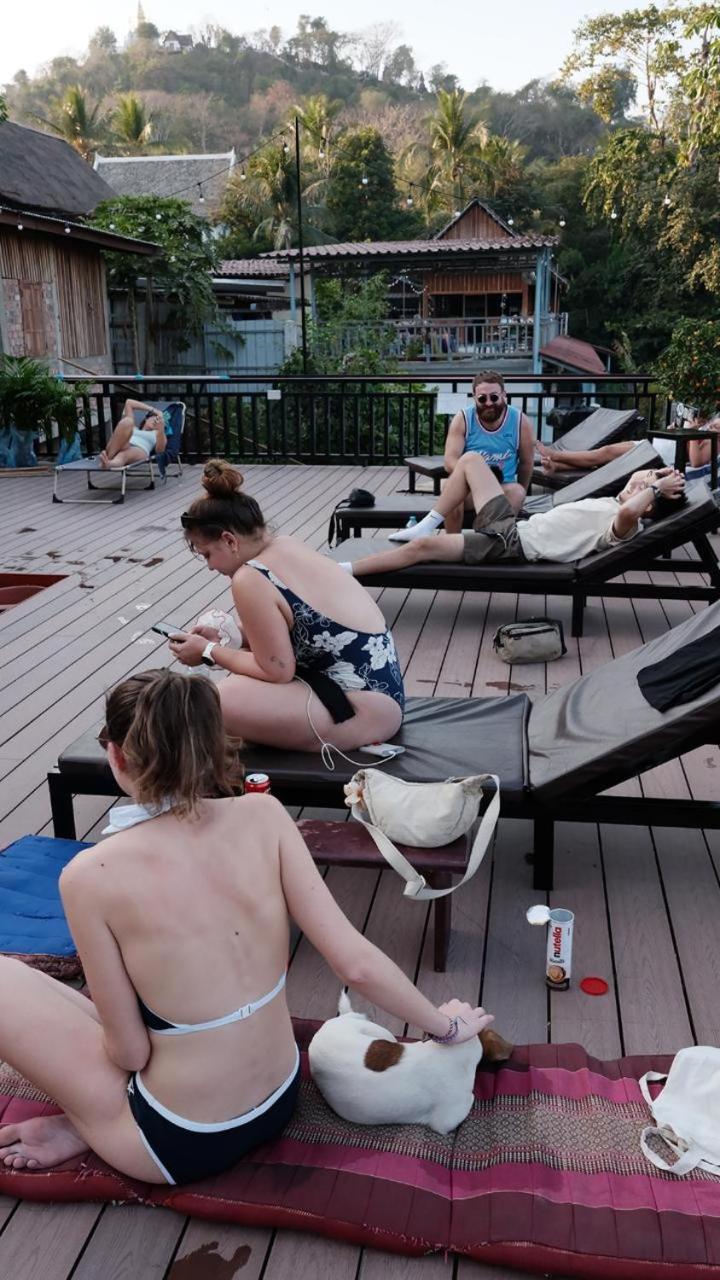 Funny Riverside Backpackers Luang Prabang Exterior foto