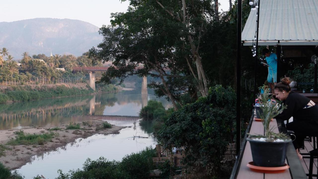Funny Riverside Backpackers Luang Prabang Exterior foto