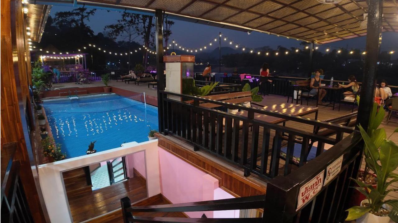 Funny Riverside Backpackers Luang Prabang Exterior foto