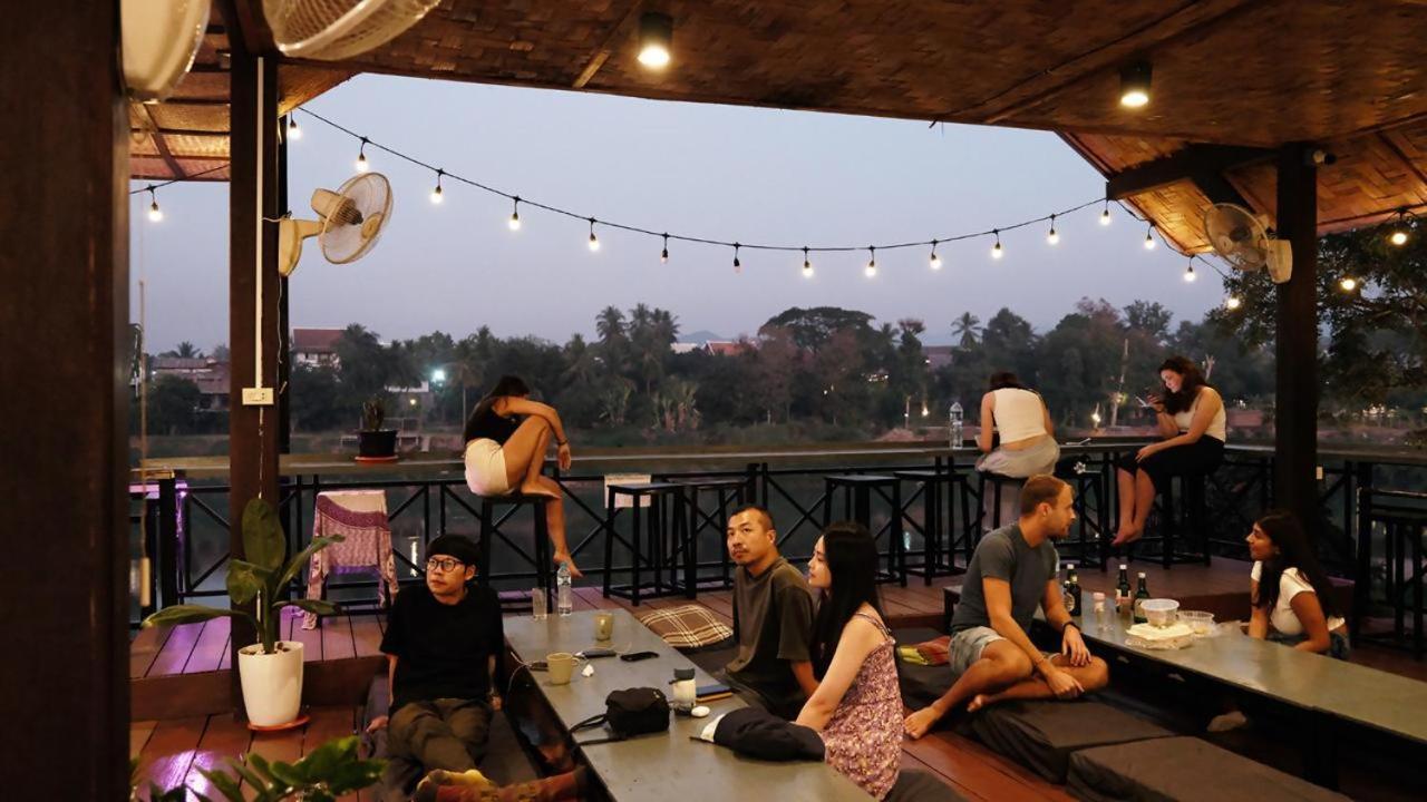Funny Riverside Backpackers Luang Prabang Exterior foto