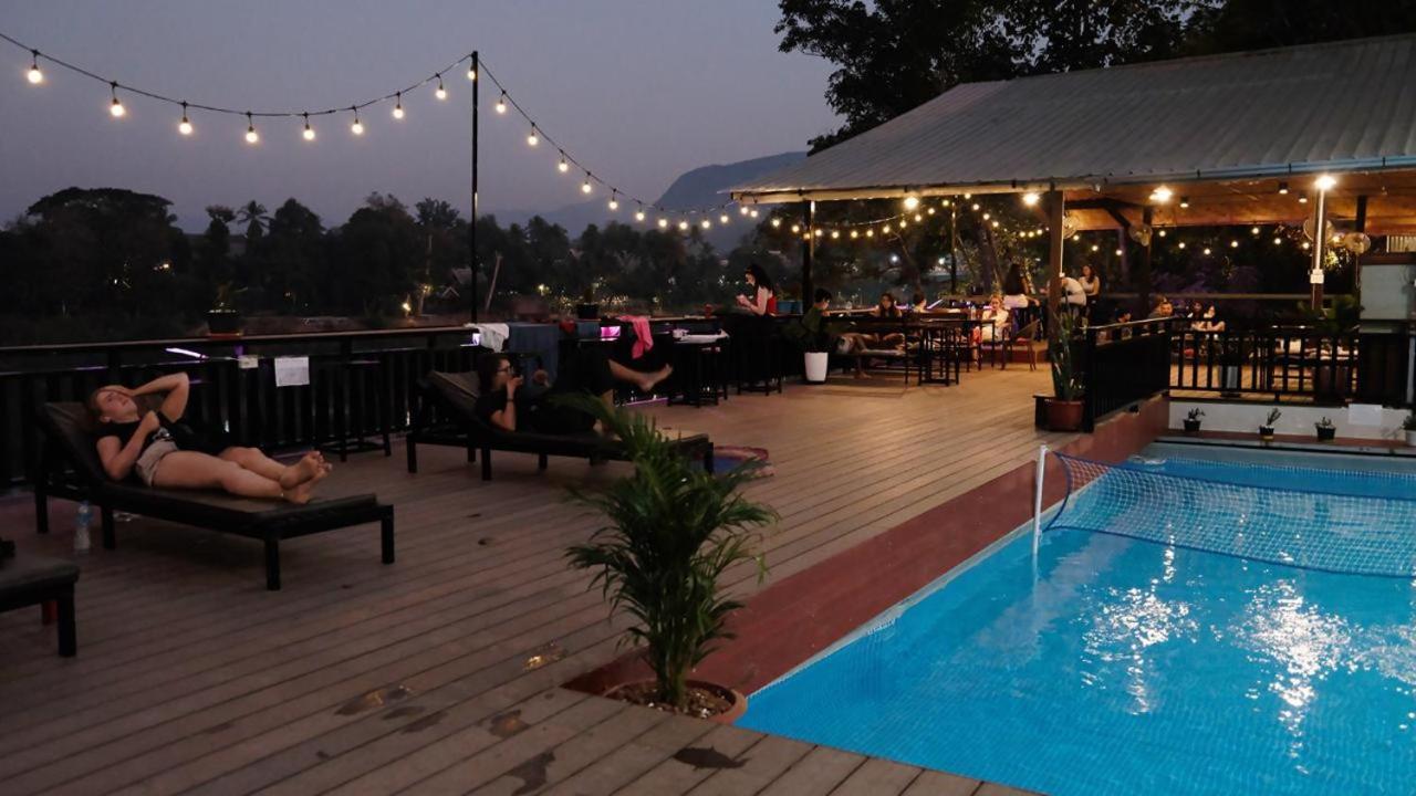 Funny Riverside Backpackers Luang Prabang Exterior foto