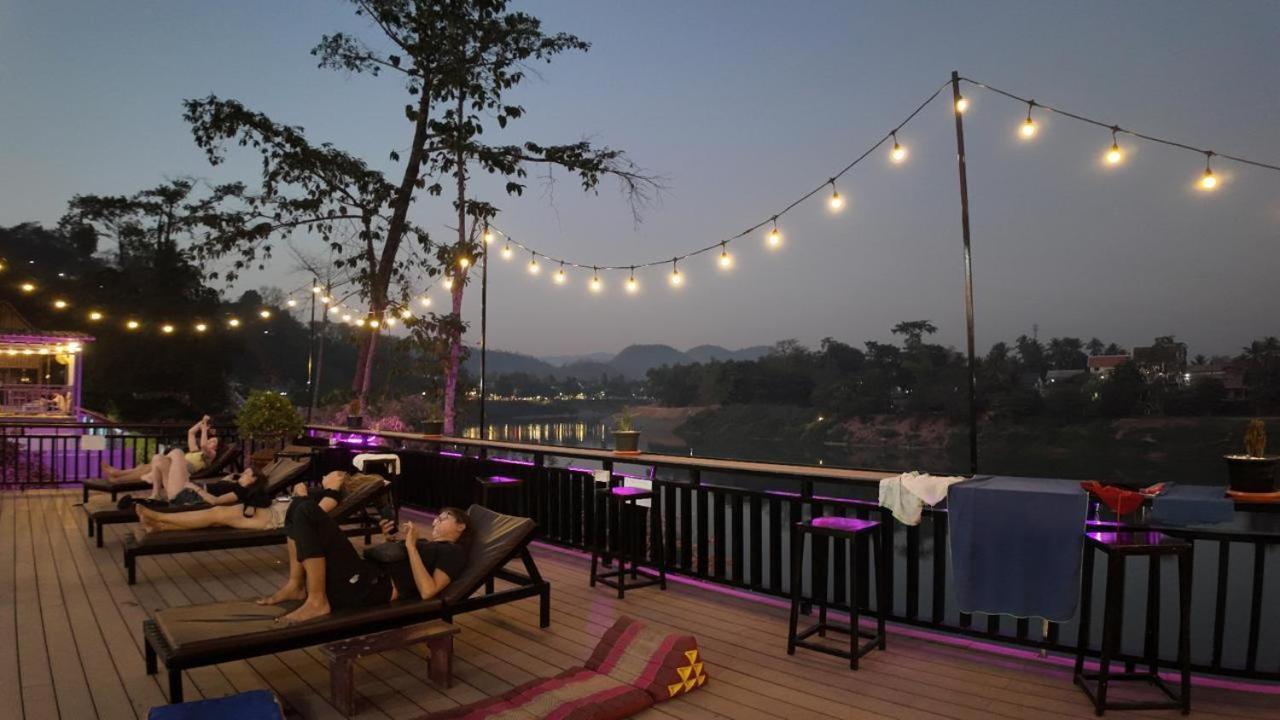 Funny Riverside Backpackers Luang Prabang Exterior foto