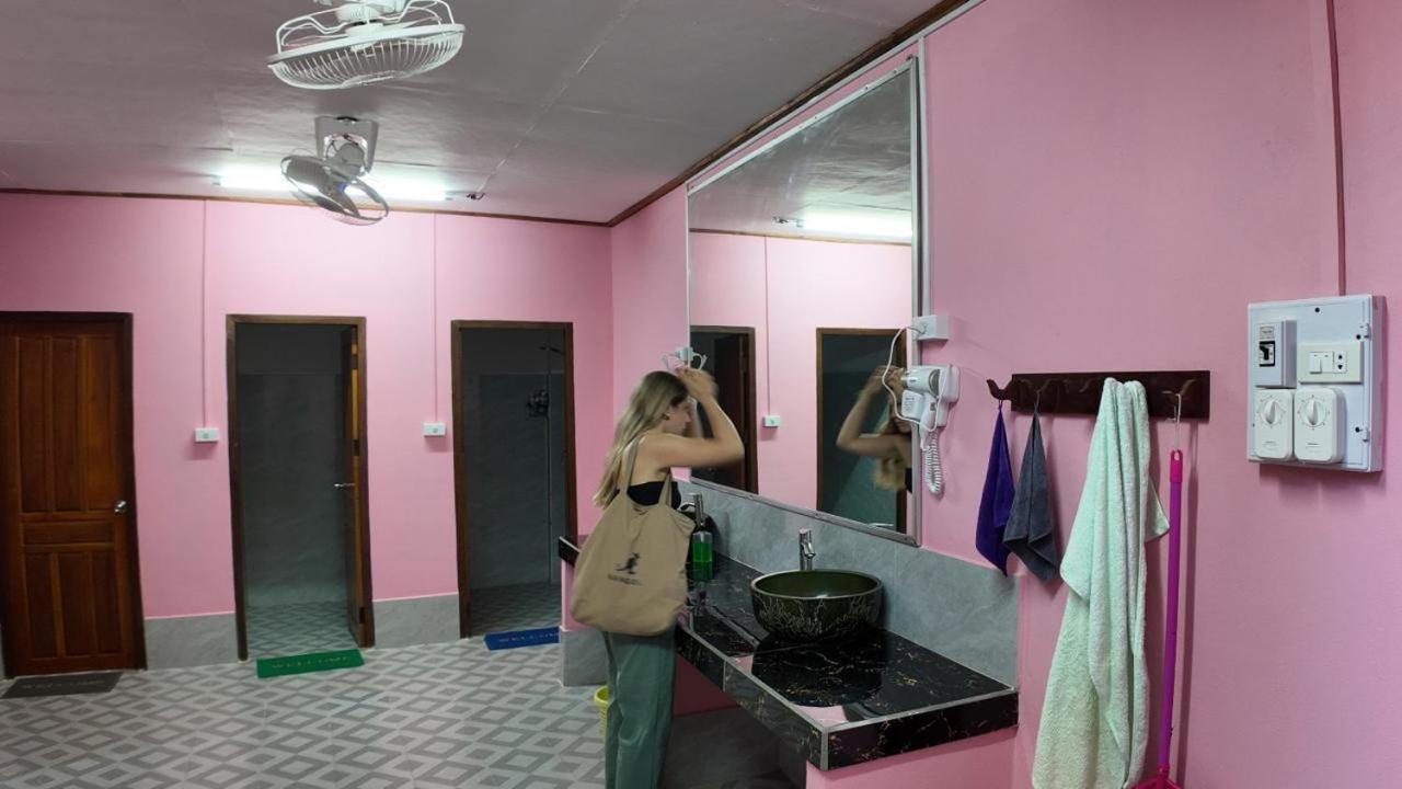 Funny Riverside Backpackers Luang Prabang Exterior foto
