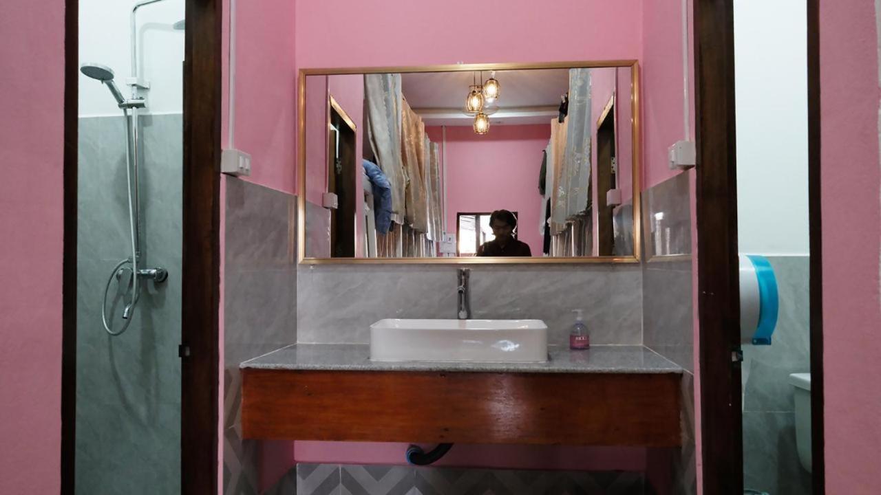 Funny Riverside Backpackers Luang Prabang Exterior foto