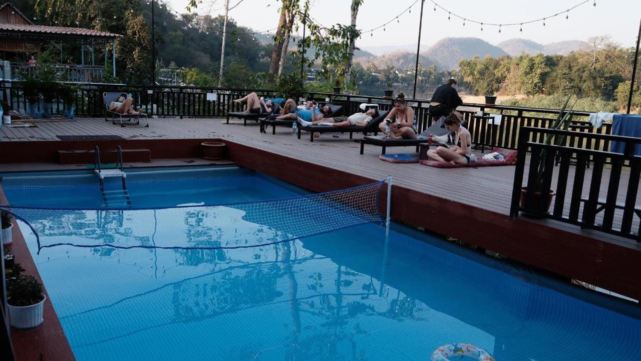 Funny Riverside Backpackers Luang Prabang Exterior foto
